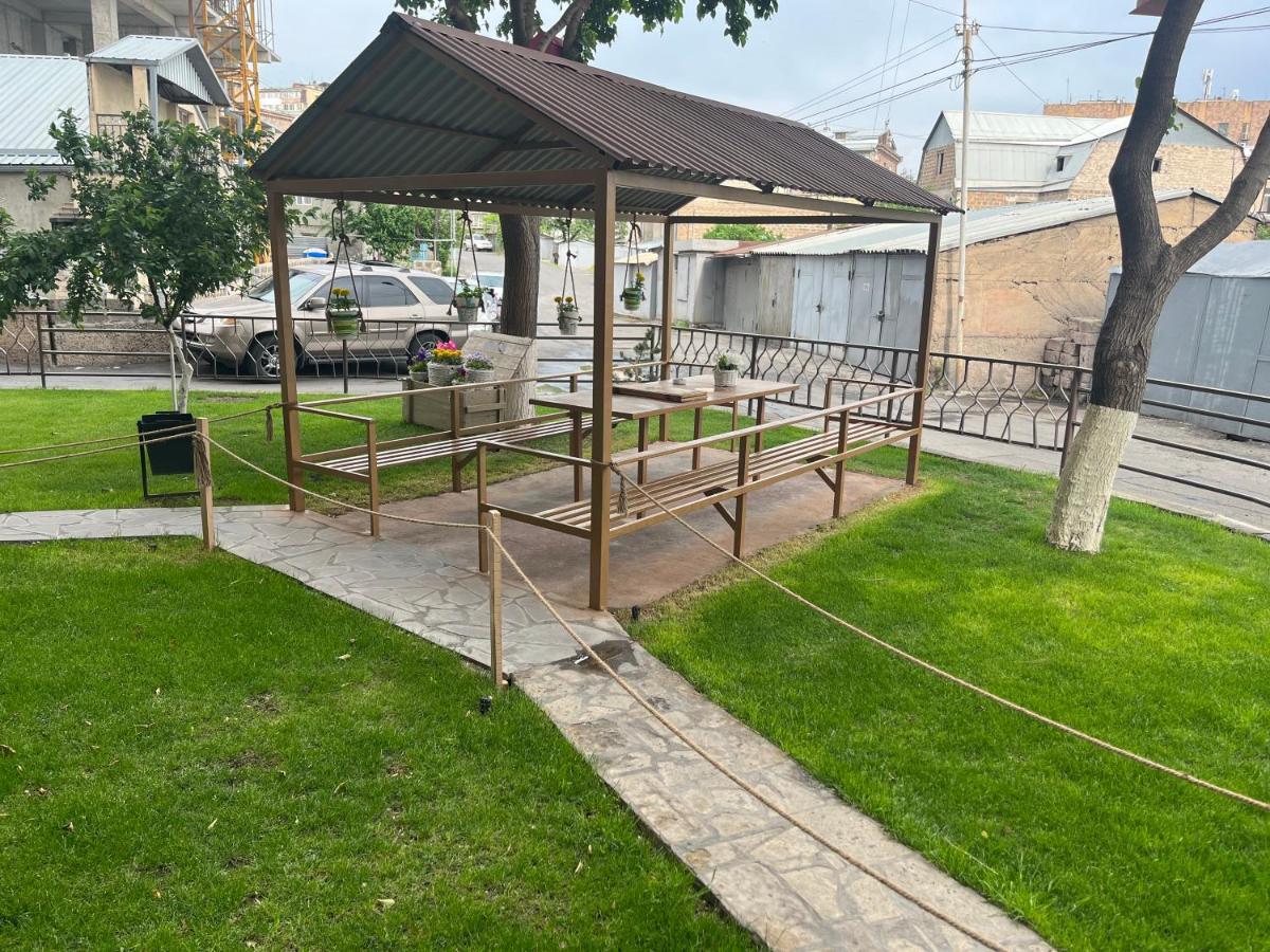 Street51 Hostel Γιερεβάν Εξωτερικό φωτογραφία